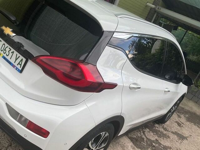 Білий Шевроле Bolt EV, об'ємом двигуна 0 л та пробігом 130 тис. км за 11500 $, фото 1 на Automoto.ua