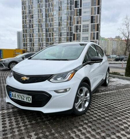 Белый Шевроле Bolt EV, объемом двигателя 0 л и пробегом 54 тыс. км за 14000 $, фото 1 на Automoto.ua