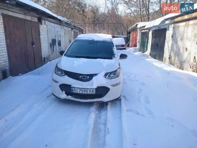 Белый Шевроле Bolt EV, объемом двигателя 0 л и пробегом 210 тыс. км за 12000 $, фото 1 на Automoto.ua