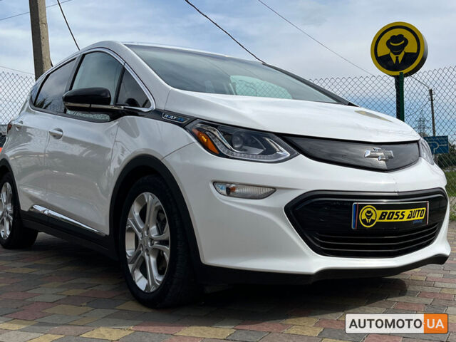 Белый Шевроле Bolt EV, объемом двигателя 60 л и пробегом 64 тыс. км за 14700 $, фото 1 на Automoto.ua
