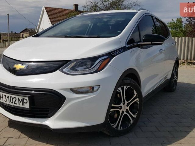 Белый Шевроле Bolt EV, объемом двигателя 0 л и пробегом 95 тыс. км за 15000 $, фото 1 на Automoto.ua