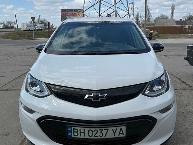 Белый Шевроле Bolt EV, объемом двигателя 0 л и пробегом 160 тыс. км за 14999 $, фото 1 на Automoto.ua