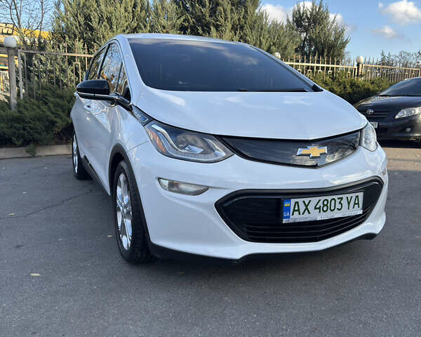 Білий Шевроле Bolt EV, об'ємом двигуна 0 л та пробігом 118 тис. км за 14300 $, фото 1 на Automoto.ua