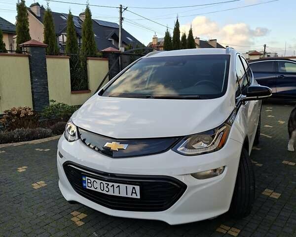 Белый Шевроле Bolt EV, объемом двигателя 0 л и пробегом 107 тыс. км за 16300 $, фото 1 на Automoto.ua
