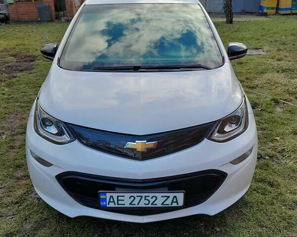 Белый Шевроле Bolt EV, объемом двигателя 0 л и пробегом 70 тыс. км за 16500 $, фото 1 на Automoto.ua