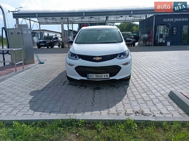 Белый Шевроле Bolt EV, объемом двигателя 0 л и пробегом 68 тыс. км за 18800 $, фото 1 на Automoto.ua
