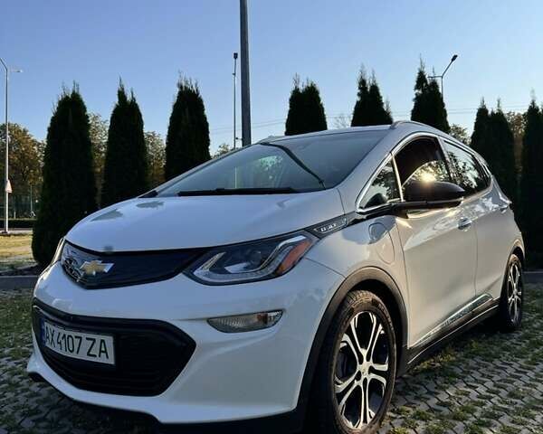 Белый Шевроле Bolt EV, объемом двигателя 0 л и пробегом 194 тыс. км за 15500 $, фото 1 на Automoto.ua