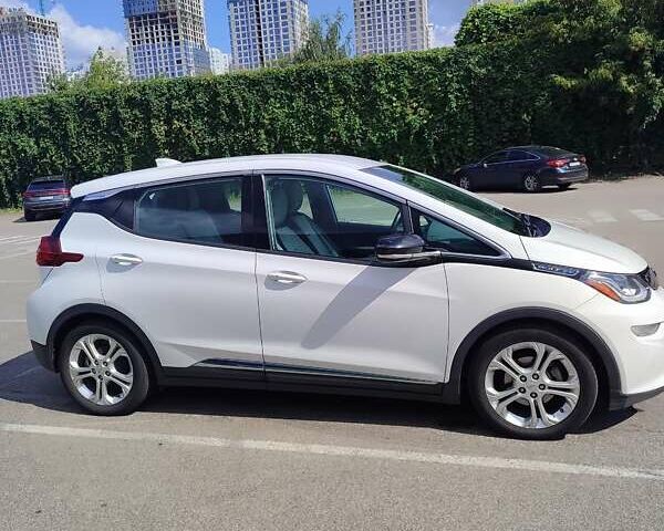 Білий Шевроле Bolt EV, об'ємом двигуна 0 л та пробігом 253 тис. км за 12200 $, фото 1 на Automoto.ua