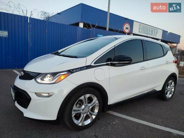 Белый Шевроле Bolt EV, объемом двигателя 0 л и пробегом 126 тыс. км за 12999 $, фото 1 на Automoto.ua