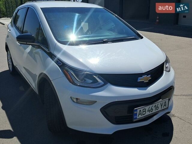 Белый Шевроле Bolt EV, объемом двигателя 0 л и пробегом 194 тыс. км за 14200 $, фото 1 на Automoto.ua