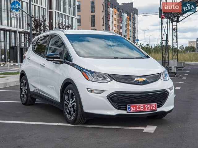 Белый Шевроле Bolt EV, объемом двигателя 0 л и пробегом 137 тыс. км за 14900 $, фото 1 на Automoto.ua