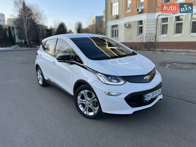 Белый Шевроле Bolt EV, объемом двигателя 0 л и пробегом 120 тыс. км за 14300 $, фото 1 на Automoto.ua