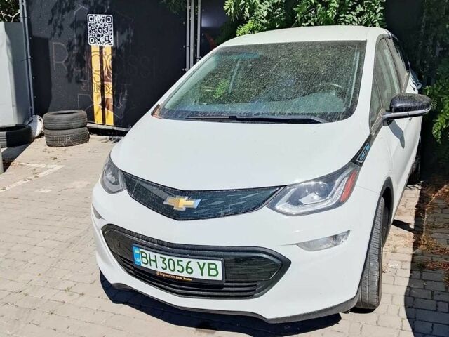 Белый Шевроле Bolt EV, объемом двигателя 0 л и пробегом 44 тыс. км за 16000 $, фото 1 на Automoto.ua