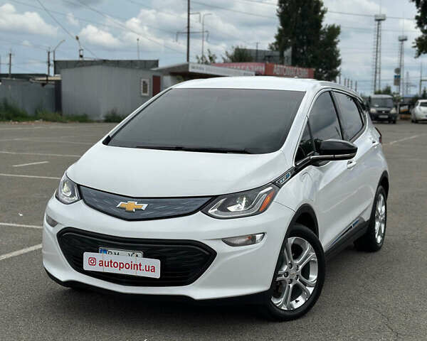 Белый Шевроле Bolt EV, объемом двигателя 0 л и пробегом 30 тыс. км за 16800 $, фото 1 на Automoto.ua