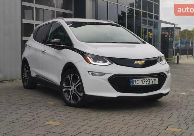 Белый Шевроле Bolt EV, объемом двигателя 0 л и пробегом 230 тыс. км за 12900 $, фото 1 на Automoto.ua