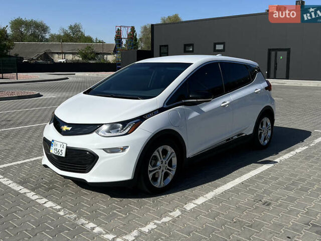 Белый Шевроле Bolt EV, объемом двигателя 0 л и пробегом 110 тыс. км за 15500 $, фото 1 на Automoto.ua