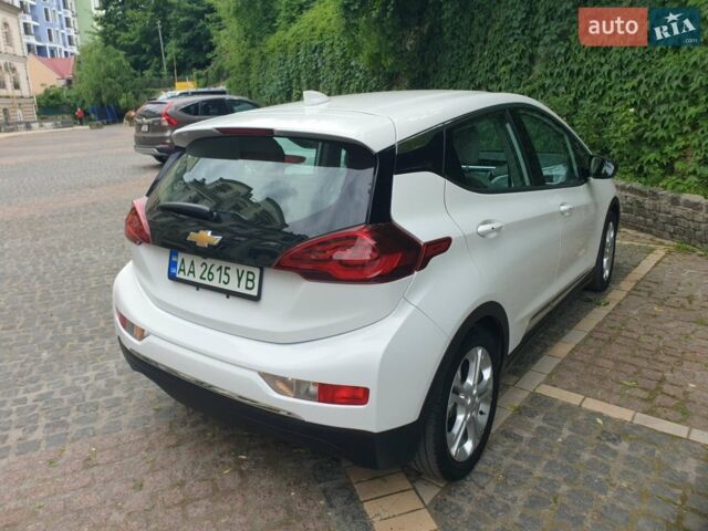 Білий Шевроле Bolt EV, об'ємом двигуна 0 л та пробігом 105 тис. км за 14500 $, фото 1 на Automoto.ua