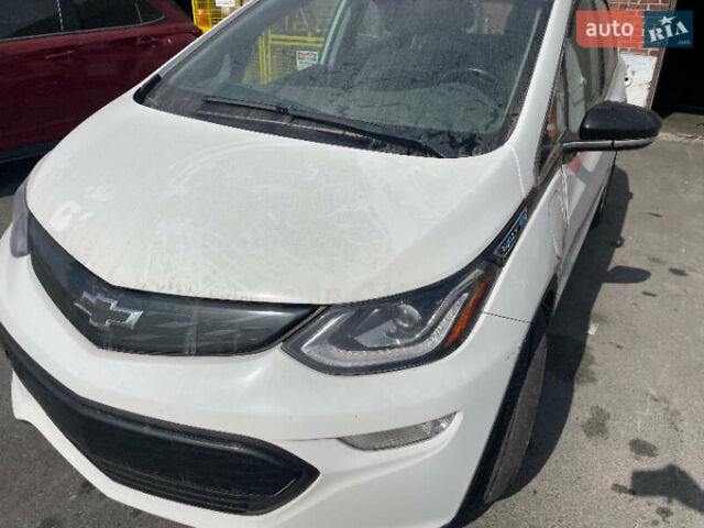 Белый Шевроле Bolt EV, объемом двигателя 0 л и пробегом 182 тыс. км за 11200 $, фото 1 на Automoto.ua