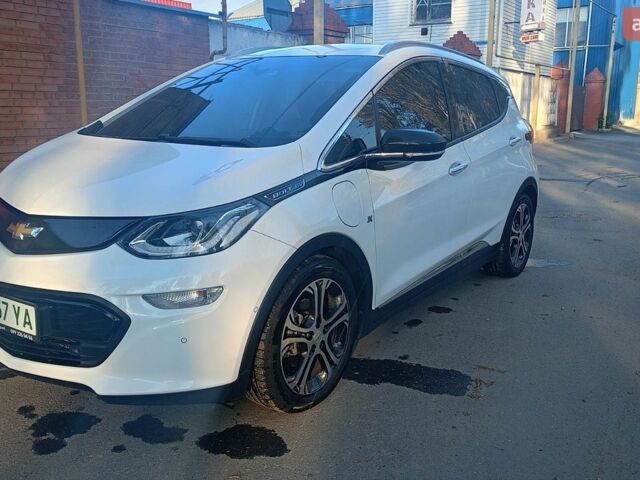 Белый Шевроле Bolt EV, объемом двигателя 0 л и пробегом 138 тыс. км за 14600 $, фото 1 на Automoto.ua
