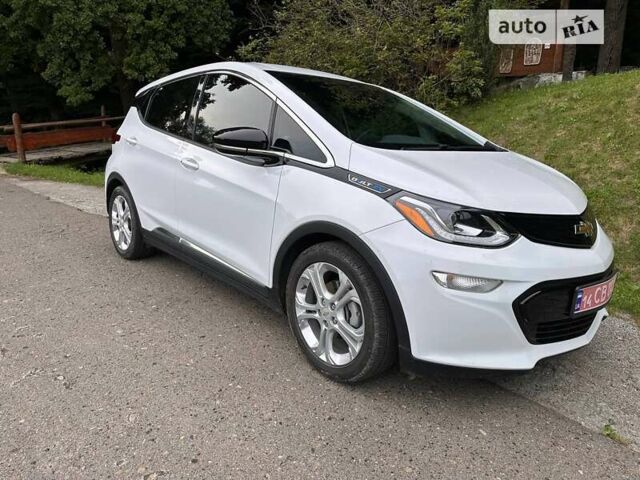 Белый Шевроле Bolt EV, объемом двигателя 0 л и пробегом 45 тыс. км за 16500 $, фото 1 на Automoto.ua