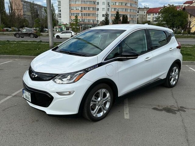 Белый Шевроле Bolt EV, объемом двигателя 0 л и пробегом 90 тыс. км за 20000 $, фото 1 на Automoto.ua