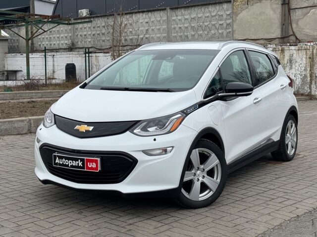 Белый Шевроле Bolt EV, объемом двигателя 0 л и пробегом 74 тыс. км за 21990 $, фото 1 на Automoto.ua