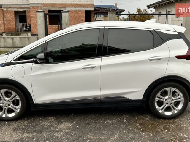 Белый Шевроле Bolt EV, объемом двигателя 0 л и пробегом 75 тыс. км за 15000 $, фото 1 на Automoto.ua