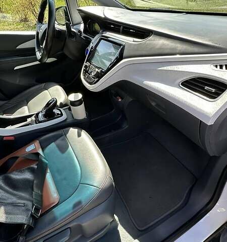 Білий Шевроле Bolt EV, об'ємом двигуна 0 л та пробігом 50 тис. км за 18500 $, фото 1 на Automoto.ua