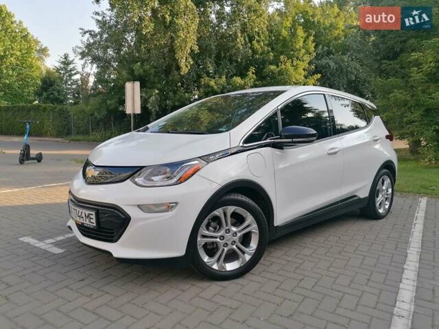 Белый Шевроле Bolt EV, объемом двигателя 0 л и пробегом 41 тыс. км за 15800 $, фото 1 на Automoto.ua