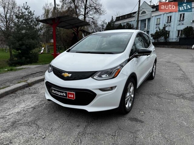 Белый Шевроле Bolt EV, объемом двигателя 0 л и пробегом 126 тыс. км за 14490 $, фото 1 на Automoto.ua