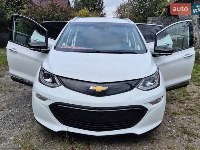 Белый Шевроле Bolt EV, объемом двигателя 0 л и пробегом 96 тыс. км за 17500 $, фото 1 на Automoto.ua