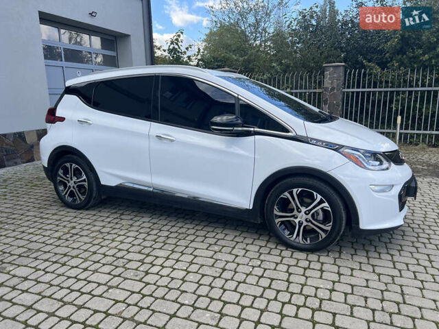 Белый Шевроле Bolt EV, объемом двигателя 0 л и пробегом 100 тыс. км за 20300 $, фото 1 на Automoto.ua
