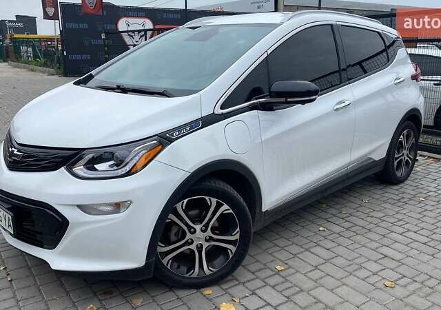 Белый Шевроле Bolt EV, объемом двигателя 0 л и пробегом 125 тыс. км за 16000 $, фото 1 на Automoto.ua