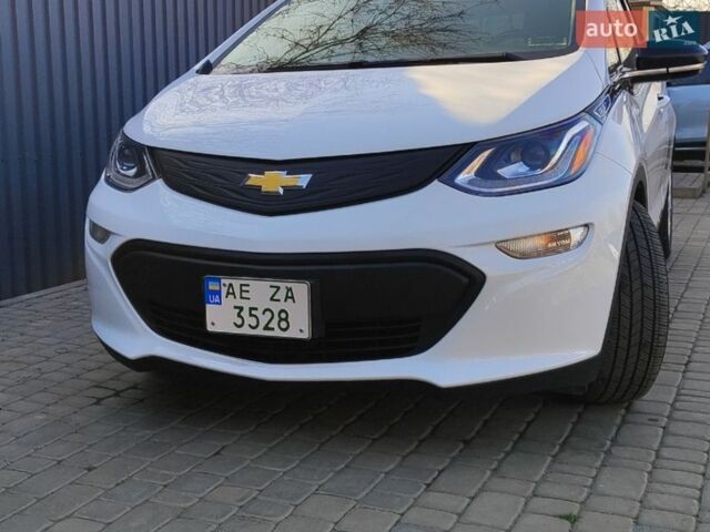 Белый Шевроле Bolt EV, объемом двигателя 0 л и пробегом 38 тыс. км за 17500 $, фото 1 на Automoto.ua