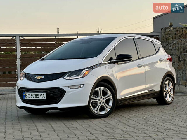 Белый Шевроле Bolt EV, объемом двигателя 0 л и пробегом 40 тыс. км за 15250 $, фото 1 на Automoto.ua