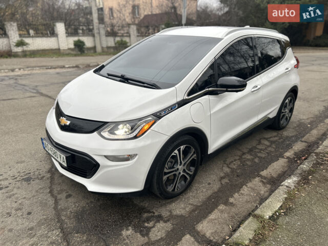 Белый Шевроле Bolt EV, объемом двигателя 0 л и пробегом 127 тыс. км за 14999 $, фото 1 на Automoto.ua