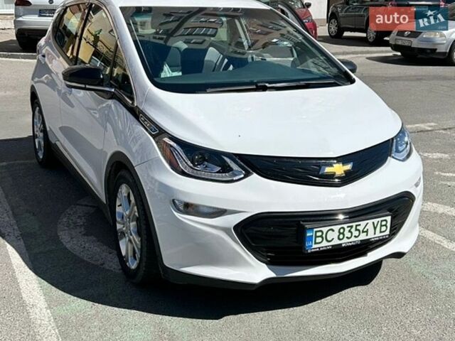 Белый Шевроле Bolt EV, объемом двигателя 0 л и пробегом 90 тыс. км за 15800 $, фото 1 на Automoto.ua