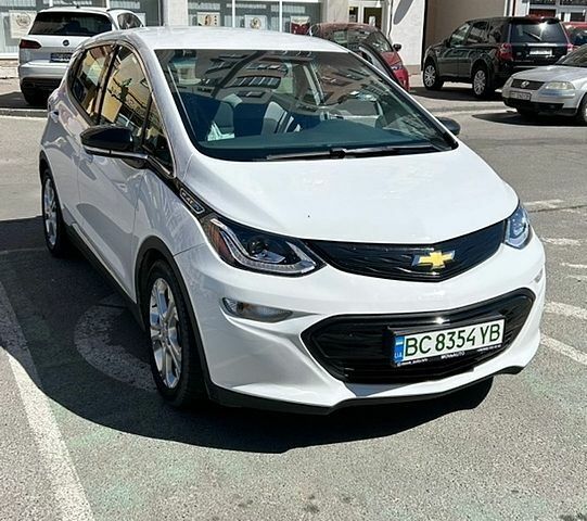 Белый Шевроле Bolt EV, объемом двигателя 0 л и пробегом 90 тыс. км за 15300 $, фото 1 на Automoto.ua