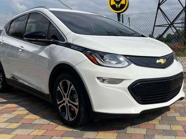 Белый Шевроле Bolt EV, объемом двигателя 60 л и пробегом 40 тыс. км за 17600 $, фото 1 на Automoto.ua
