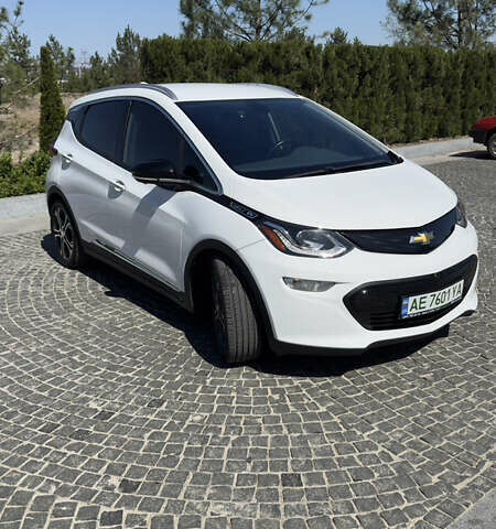 Белый Шевроле Bolt EV, объемом двигателя 0 л и пробегом 77 тыс. км за 16800 $, фото 1 на Automoto.ua