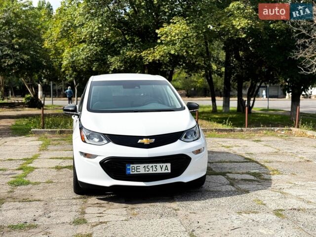 Білий Шевроле Bolt EV, об'ємом двигуна 0 л та пробігом 107 тис. км за 16499 $, фото 1 на Automoto.ua