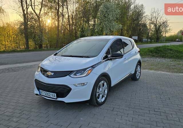 Белый Шевроле Bolt EV, объемом двигателя 0 л и пробегом 83 тыс. км за 15900 $, фото 1 на Automoto.ua