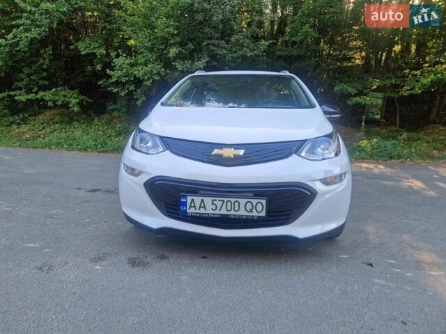Белый Шевроле Bolt EV, объемом двигателя 0 л и пробегом 64 тыс. км за 18400 $, фото 1 на Automoto.ua
