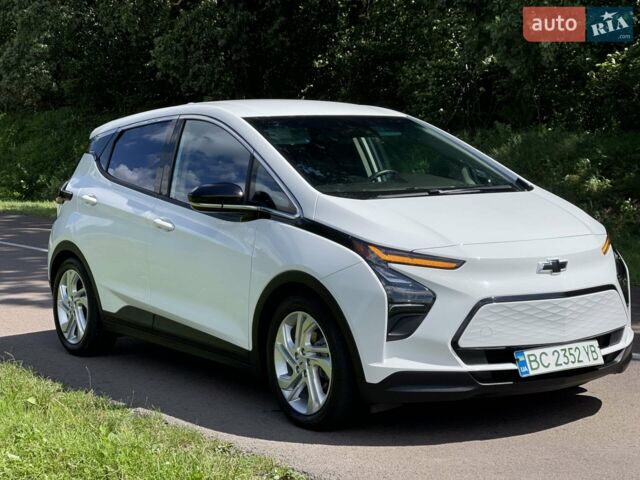 Белый Шевроле Bolt EV, объемом двигателя 0 л и пробегом 26 тыс. км за 18000 $, фото 1 на Automoto.ua