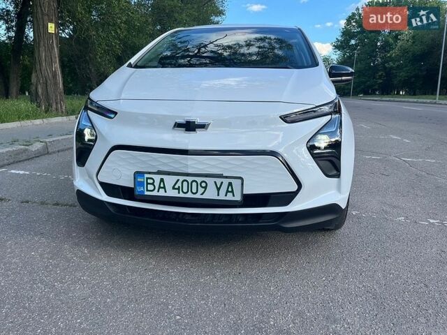 Белый Шевроле Bolt EV, объемом двигателя 0 л и пробегом 74 тыс. км за 16600 $, фото 1 на Automoto.ua
