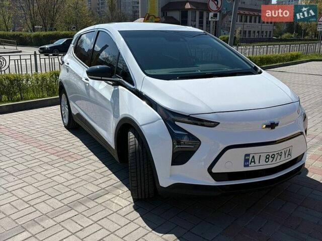 Белый Шевроле Bolt EV, объемом двигателя 0 л и пробегом 42 тыс. км за 18200 $, фото 1 на Automoto.ua