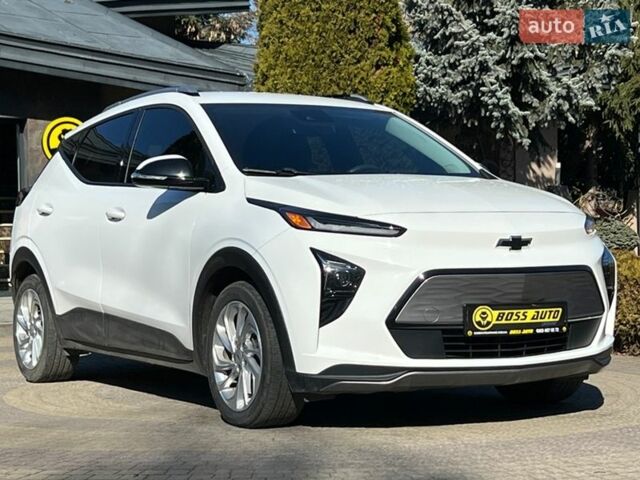 Белый Шевроле Bolt EV, объемом двигателя 0 л и пробегом 64 тыс. км за 18900 $, фото 1 на Automoto.ua
