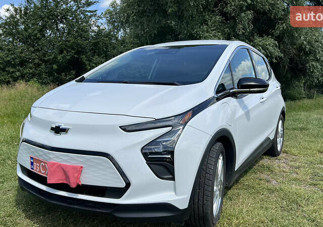 Белый Шевроле Bolt EV, объемом двигателя 0 л и пробегом 61 тыс. км за 14900 $, фото 1 на Automoto.ua