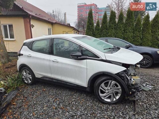 Белый Шевроле Bolt EV, объемом двигателя 0 л и пробегом 84 тыс. км за 10000 $, фото 1 на Automoto.ua
