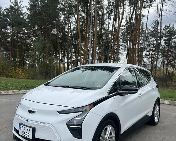 Белый Шевроле Bolt EV, объемом двигателя 0 л и пробегом 28 тыс. км за 17500 $, фото 1 на Automoto.ua